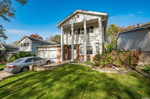 99 Radcliff Ave, North Hempstead, NY 11050