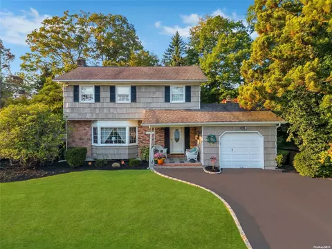 185 Lillian Rd, Nesconset, NY 11767