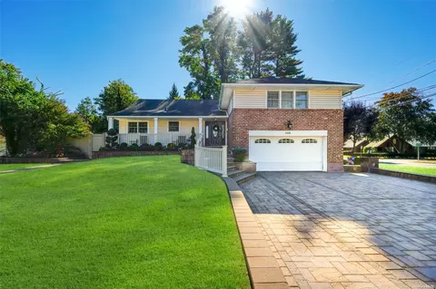 500 Queen St, North Hempstead, NY 11590