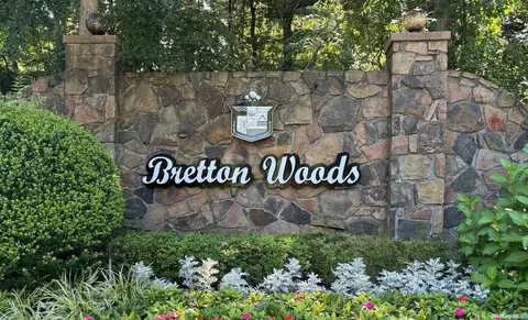 872 Skyline Dr #872, Coram, NY 11727