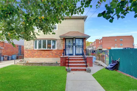 95-25 150th Rd, New York, NY 11417