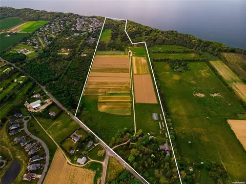 3994 Sound Ave, Riverhead, NY 11901