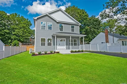 63 10th St, Lake Ronkonkoma, NY 11779