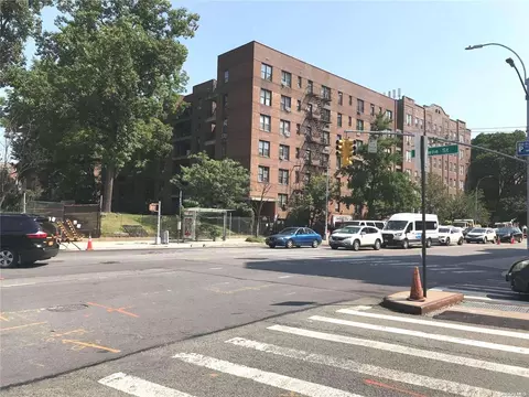 141-05 Northern Blvd #7H, New York, NY 11354