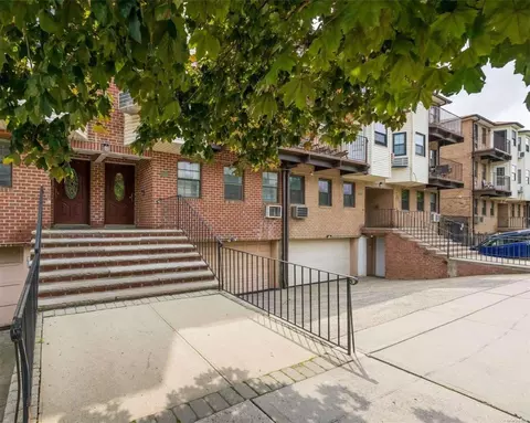 151-21 78th St #2P-3, Howard Beach, NY 11414