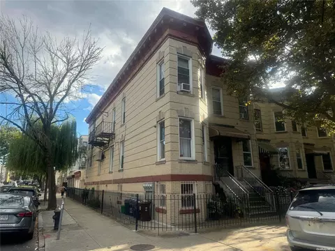 61-60 Gates Ave, New York, NY 11385