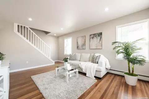 512 Stratford Rd, Hempstead, NY 11550