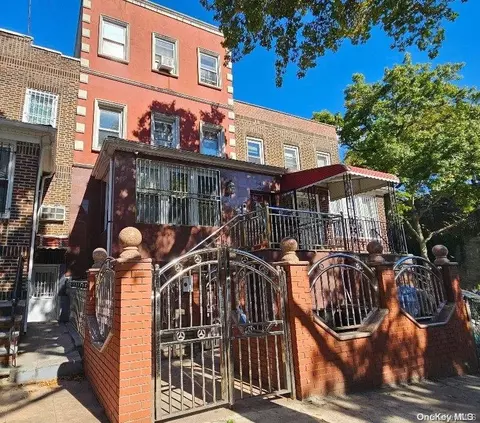 64-17 35 Ave, New York, NY 11377