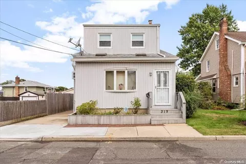 312 Frederick Ave, South Floral Park, NY 11001