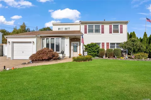 5 Ketridge St, West Babylon, NY 11704