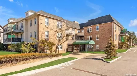 570 Broadway #13A, Lynbrook, NY 11563