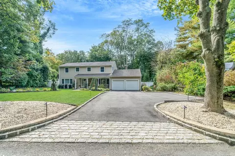 8 Milleridge Ln, Smithtown, NY 11787
