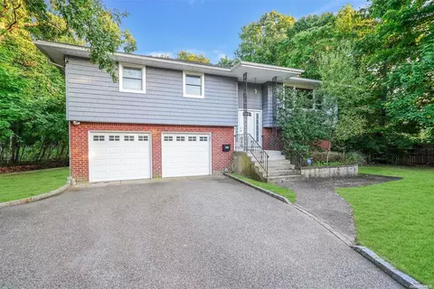 115 Idle Hour Blvd, Oakdale, NY 11769