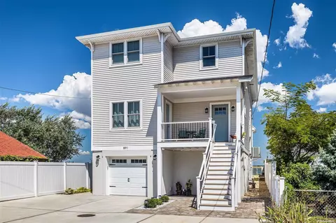 891 W Park Ave, Long Beach, NY 11561