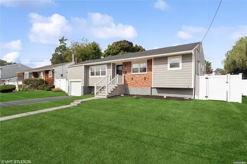 207 Birch Ave, Farmingdale, NY 11735