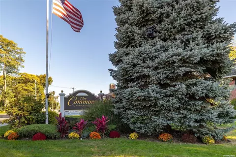 102 Edmunton Dr #1C, North Babylon, NY 11703