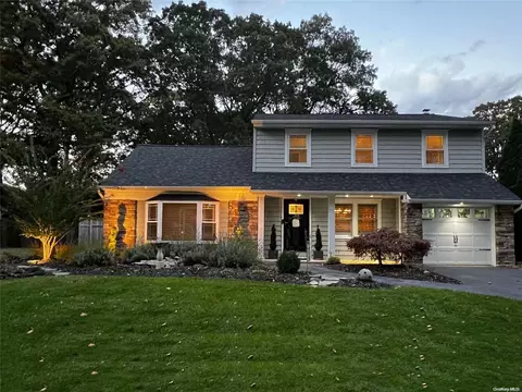 24 Summercress Ln, Coram, NY 11727