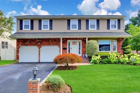 1382 Sally Ct, East Meadow, NY 11554