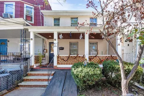 87-20 88th St, New York, NY 11421