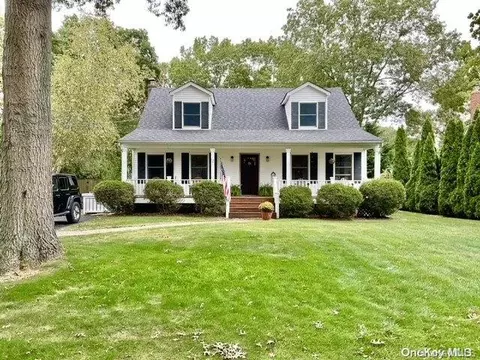12 Brandywine Dr, Mastic, NY 11950