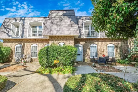 655 Middle Country Rd #1G2, Selden, NY 11784