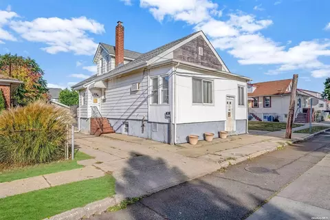 54 Carroll Ave, Valley Stream, NY 11580