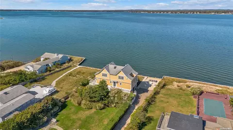 650 Dune Rd, Westhampton Beach, NY 11978