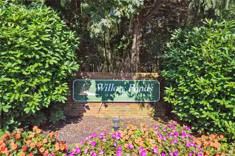1303 Willow Pond Dr #1303, Riverhead, NY 11901