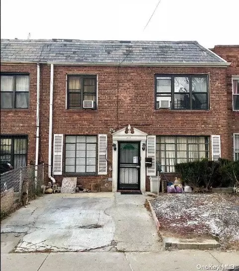 132-25 Avery Ave, New York, NY 11355