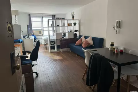 64-00 Saunders #4A, New York, NY 11374