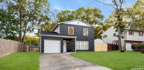 162 Southaven Ave, Mastic, NY 11950