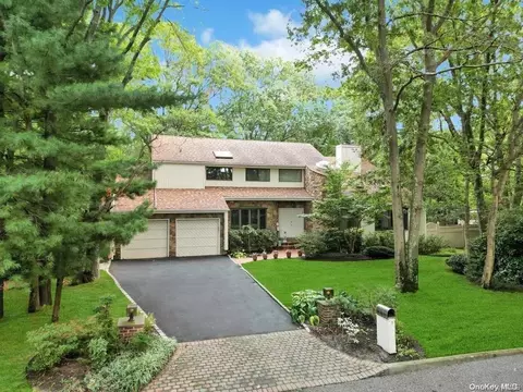 5 Lily Dr, Centereach, NY 11720