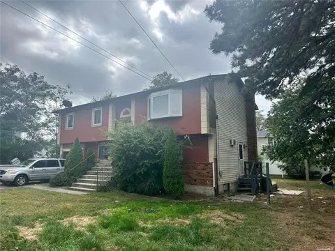54 S 25th St, Wyandanch, NY 11798