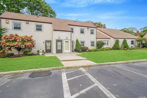 506 Lake Ct #506, Middle Island, NY 11953