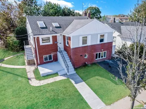 2 Southard Dr, Island Park, NY 11558