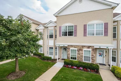 297 Spring Dr #297, East Meadow, NY 11554