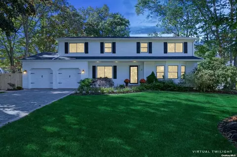 2 High Gate Ct, Smithtown, NY 11787