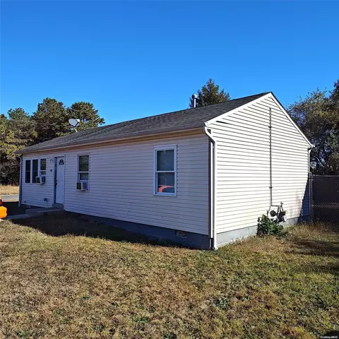 961 Provost Ave, Bellport, NY 11713
