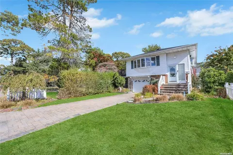 29 Wyant Ave, Lake Ronkonkoma, NY 11779