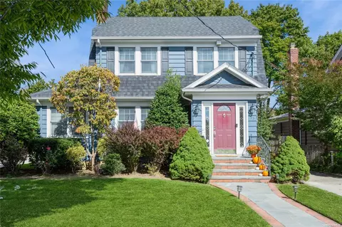 75 Linden St, Rockville Centre, NY 11570