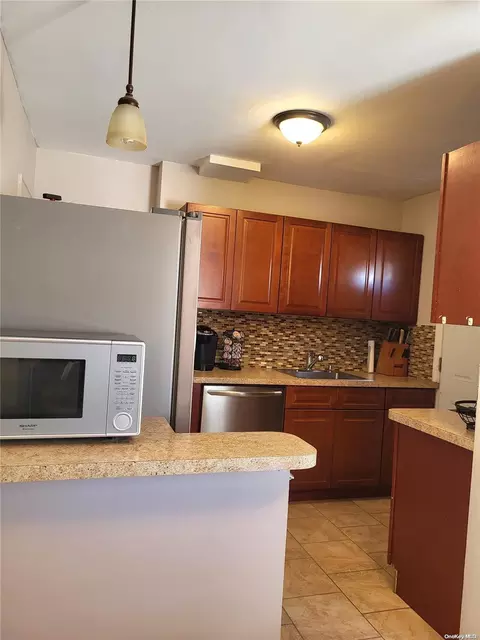 152-31 11th Ave, Whitestone, NY 11357