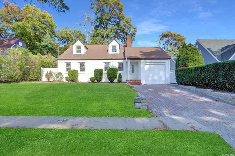1017 Schuman Pl, Baldwin, NY 11510