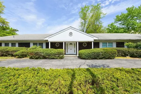 300 Lakeville Rd, North Hempstead, NY 11020