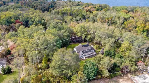 64230 County Rd 48, Greenport, NY 11944