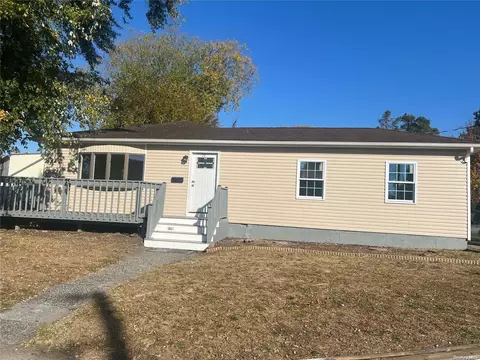 269 New Hampshire Ave, Bay Shore, NY 11706