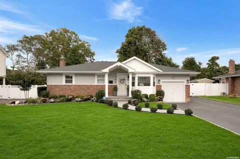 52 Terry Ln, Commack, NY 11725