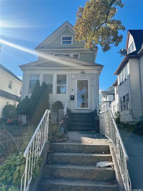 33-42 163rd St, New York, NY 11358