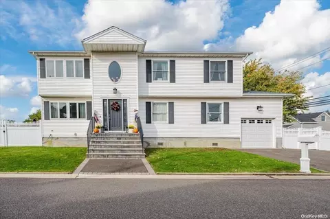 3581 Plover Pl, Seaford, NY 11783