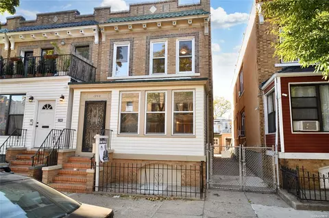 17-05 Stephen St, New York, NY 11385