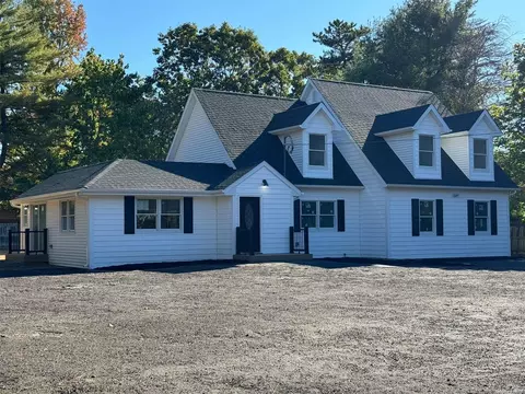 515 Miller Place Rd, Miller Place, NY 11764